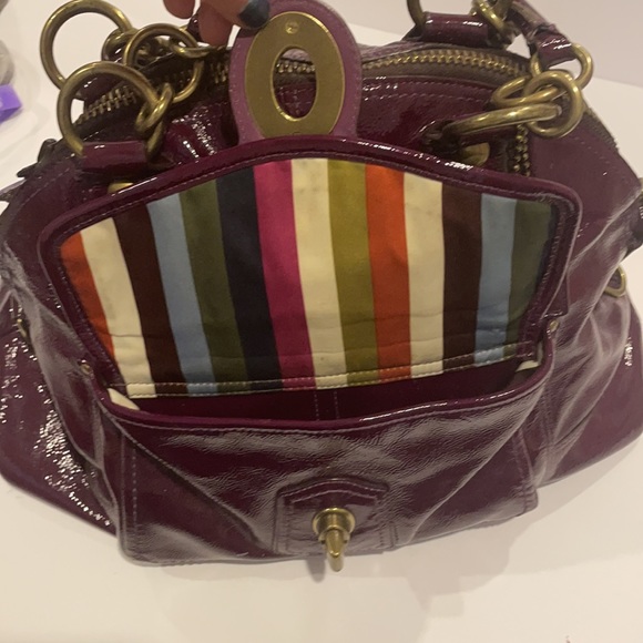 Coach Francine bag in purple patent leather - Picture 11 of 16